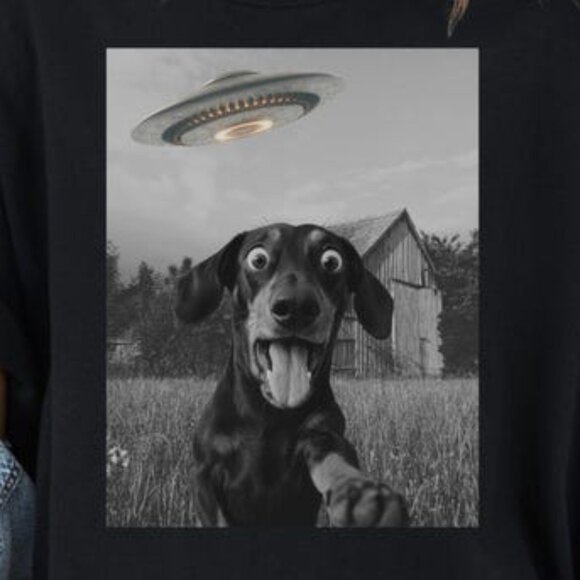 UFO Dachshund Shirt – Alien & Dog Lover Graphic Tee - Picture 2 of 3